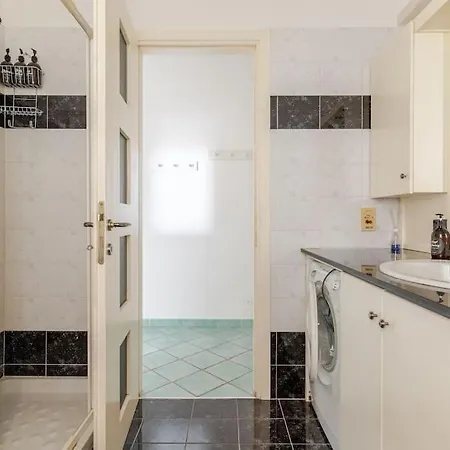 Thekeystudio, La Casa Del Mare Azzurro With Seaview Апартаменты Вентимилья